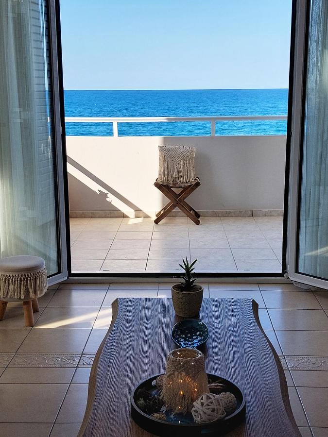 Amazing Beachfront Apartment In Hersonissos Экстерьер фото