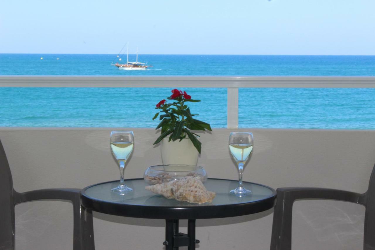Amazing Beachfront Apartment In Hersonissos Экстерьер фото